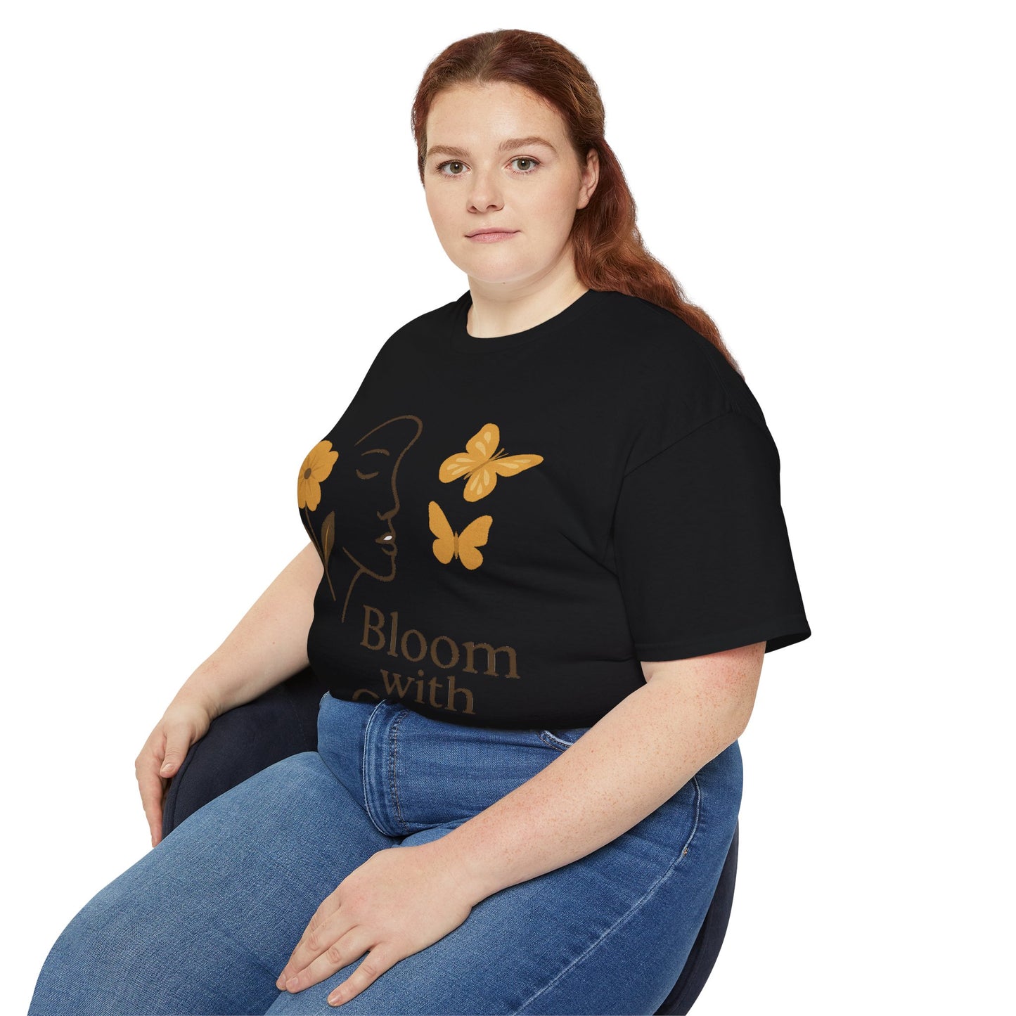 Bloom with Grace – Sanftes Vintage Damen T-Shirt mit Blumen & Schmetterlingen