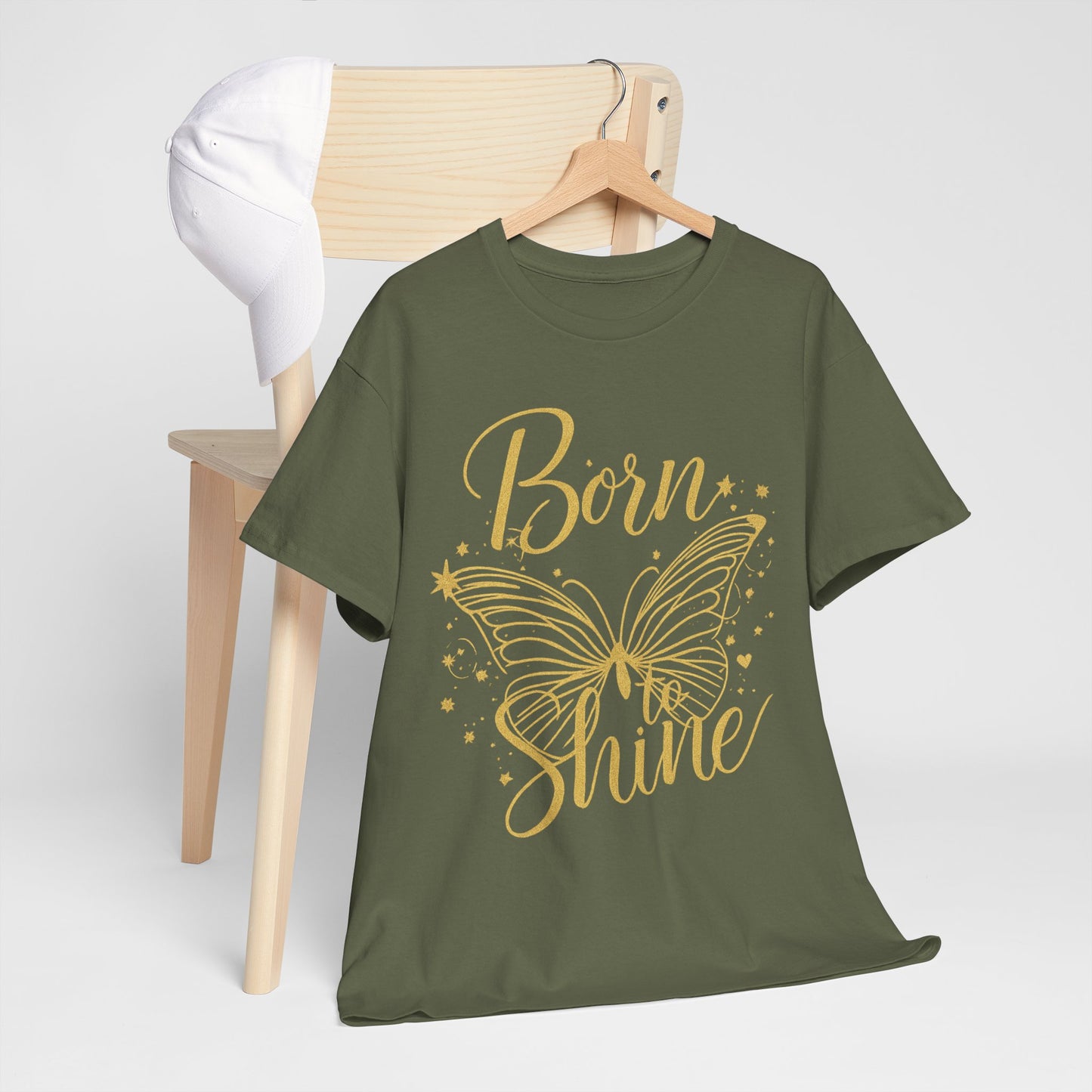 „Born to Shine“ T-Shirt – Damen Shirt mit goldfarbenem Schmetterling & handgeschriebenem Schriftzug