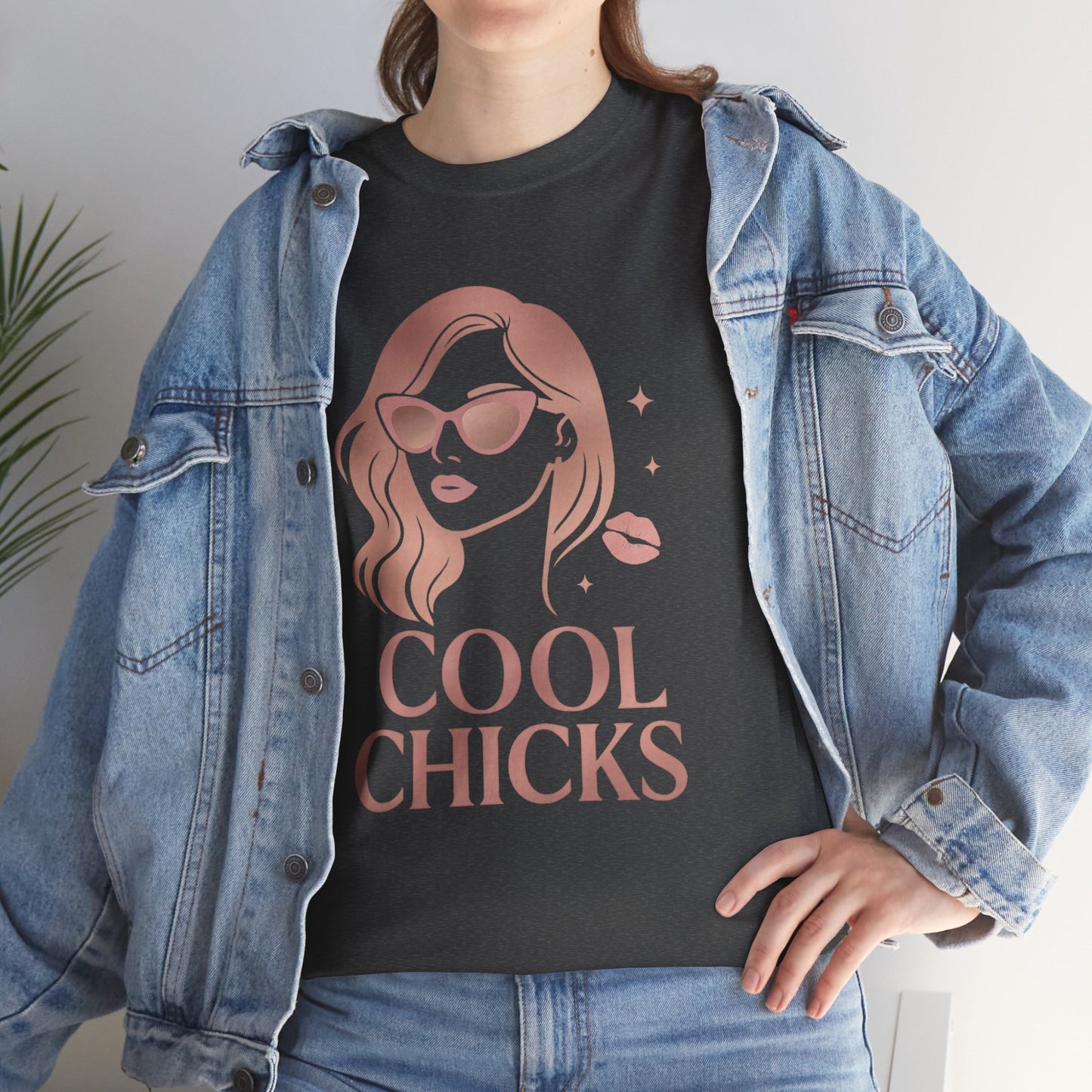 COOL CHICKS T-Shirt – Lässiger Vintage-Look mit Statement