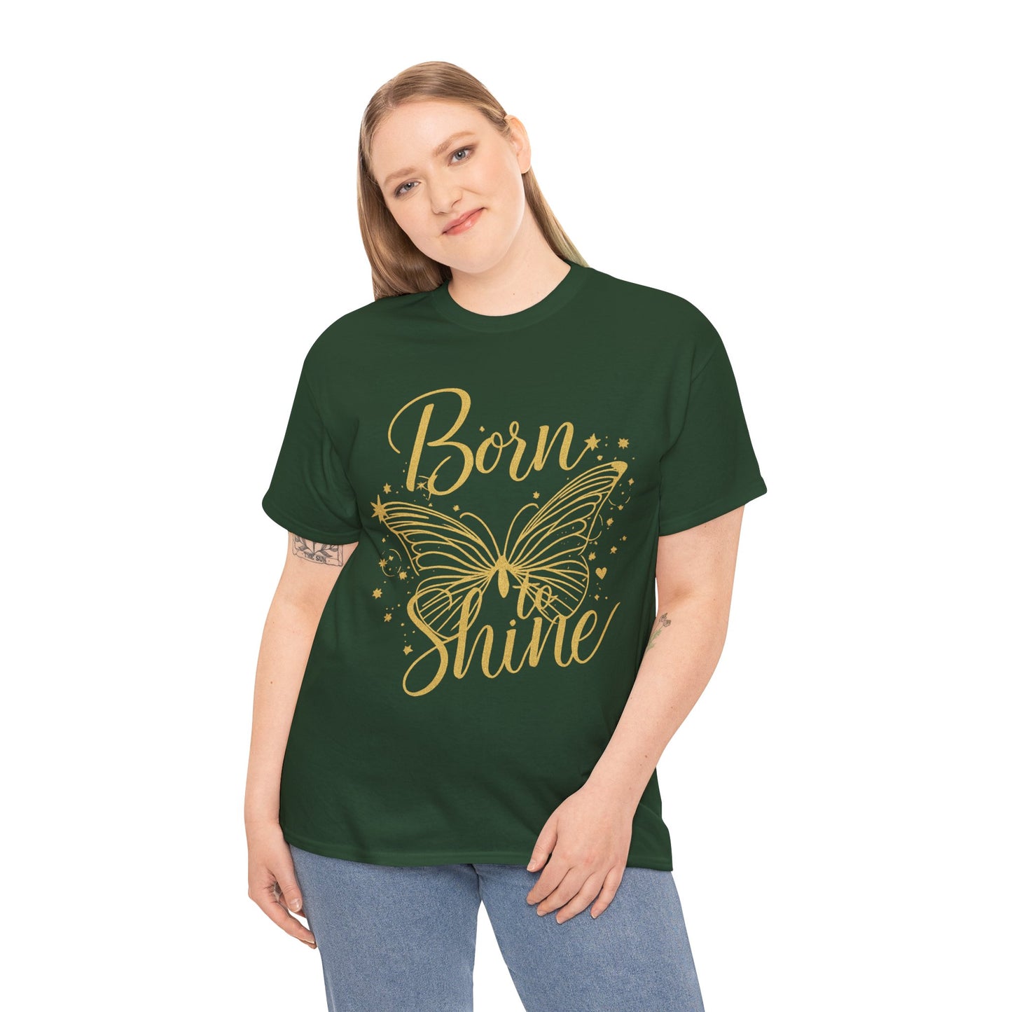 „Born to Shine“ T-Shirt – Damen Shirt mit goldfarbenem Schmetterling & handgeschriebenem Schriftzug