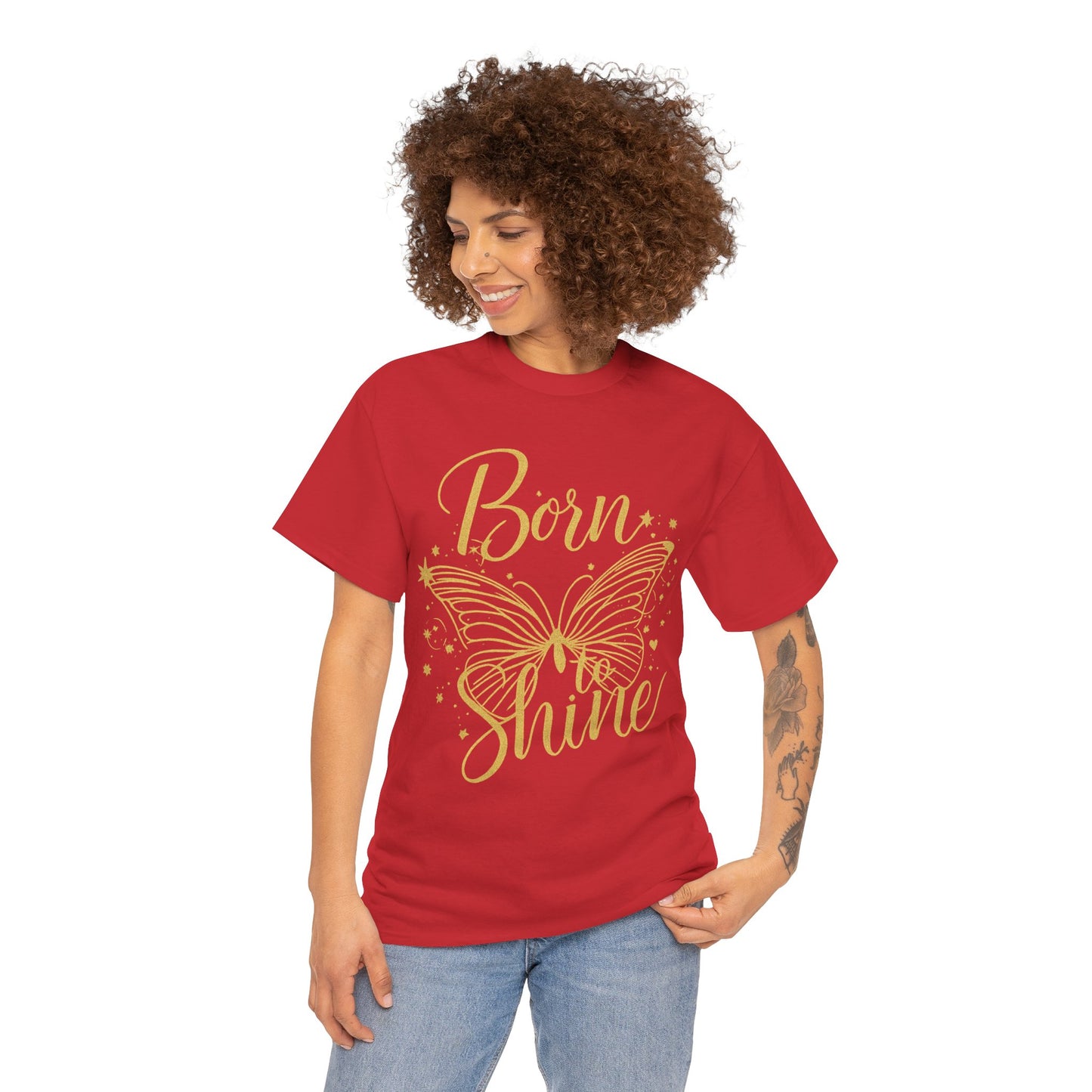 „Born to Shine“ T-Shirt – Damen Shirt mit goldfarbenem Schmetterling & handgeschriebenem Schriftzug