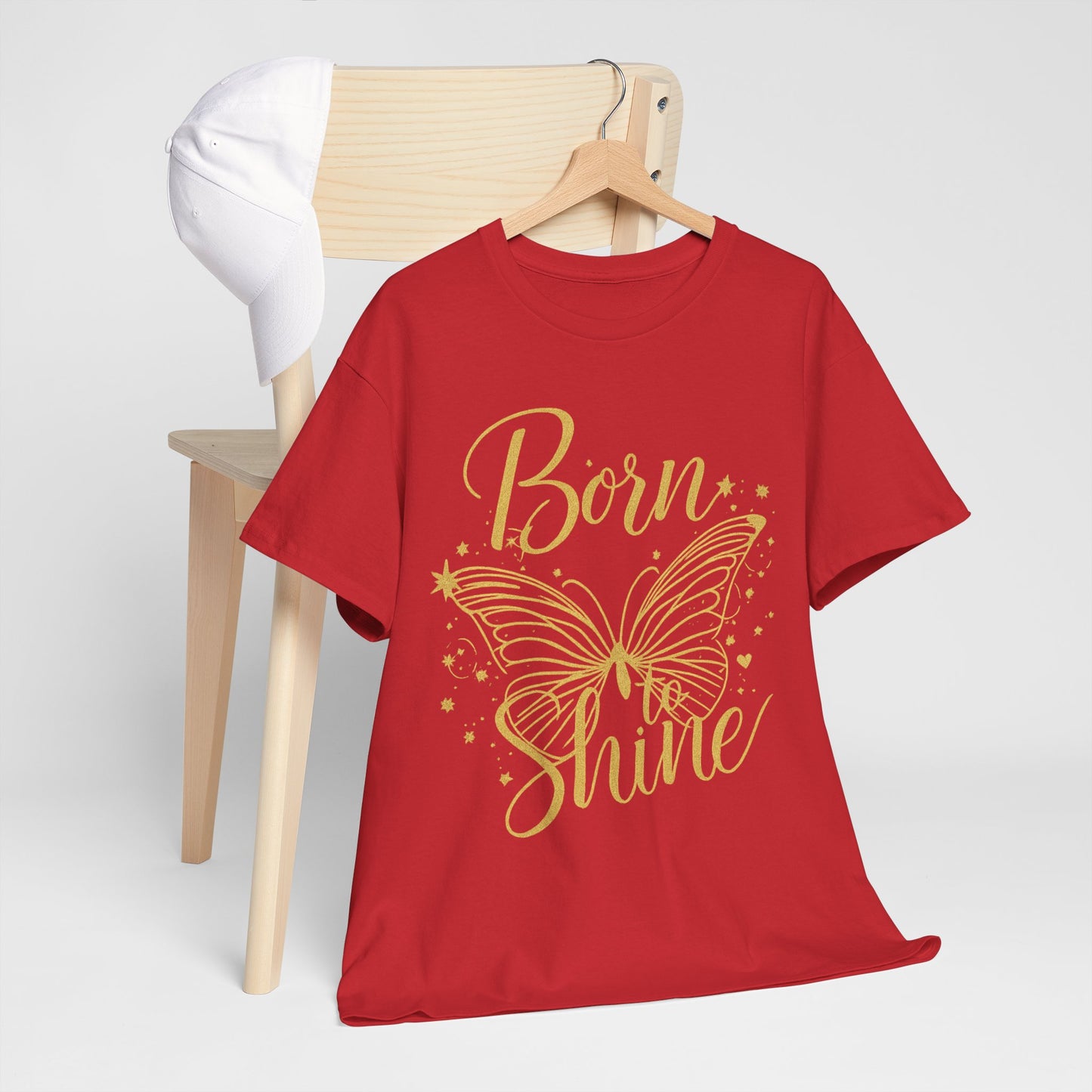 „Born to Shine“ T-Shirt – Damen Shirt mit goldfarbenem Schmetterling & handgeschriebenem Schriftzug