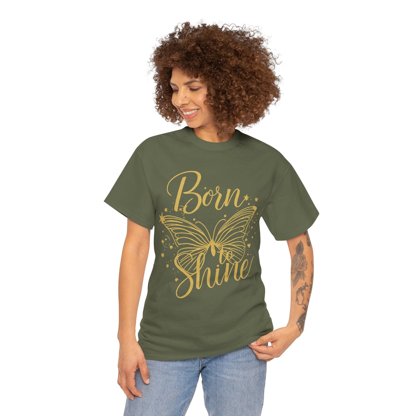 „Born to Shine“ T-Shirt – Damen Shirt mit goldfarbenem Schmetterling & handgeschriebenem Schriftzug