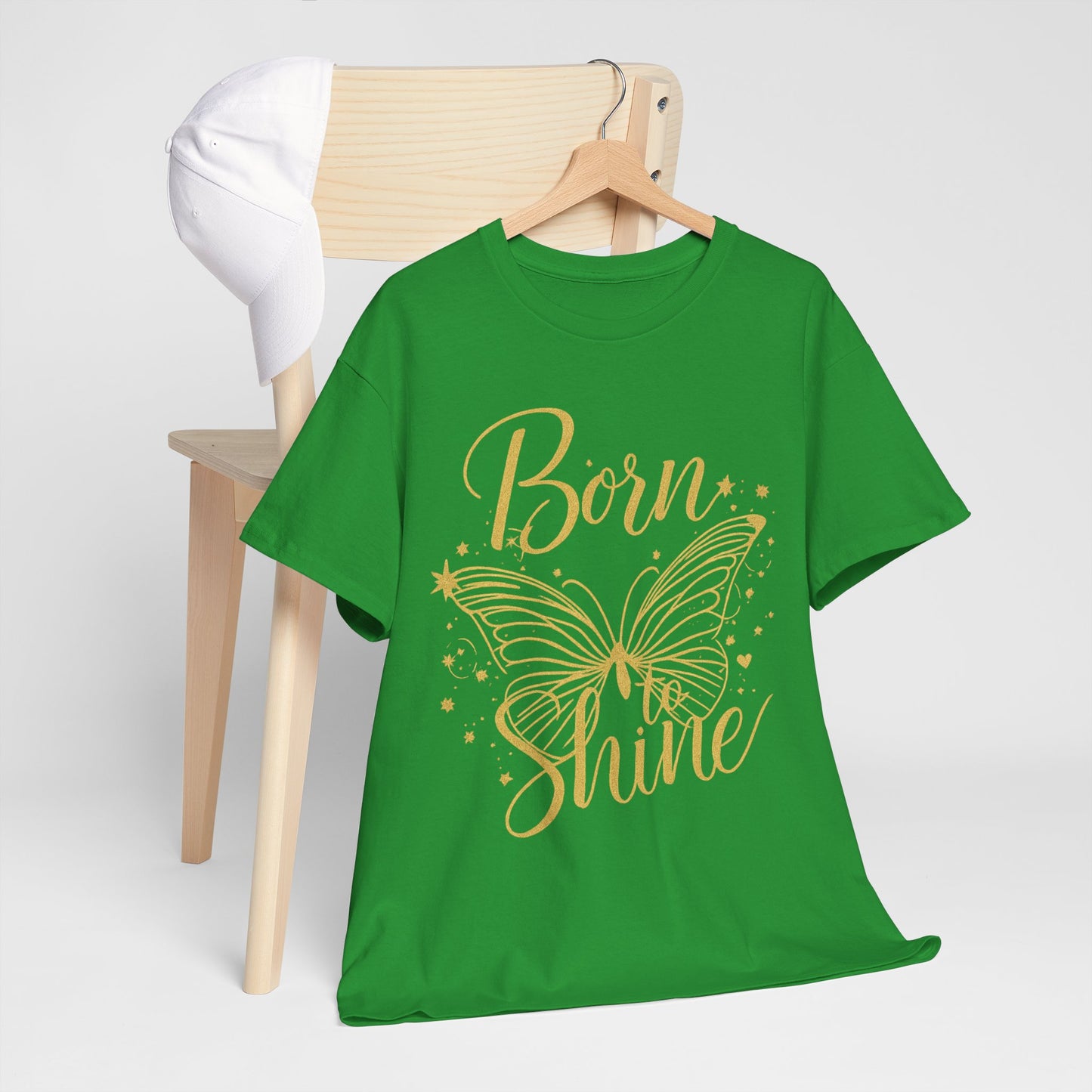 „Born to Shine“ T-Shirt – Damen Shirt mit goldfarbenem Schmetterling & handgeschriebenem Schriftzug