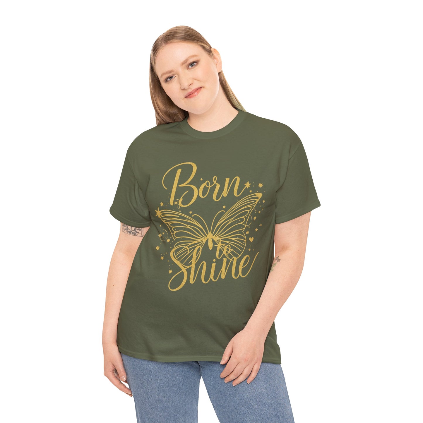 „Born to Shine“ T-Shirt – Damen Shirt mit goldfarbenem Schmetterling & handgeschriebenem Schriftzug