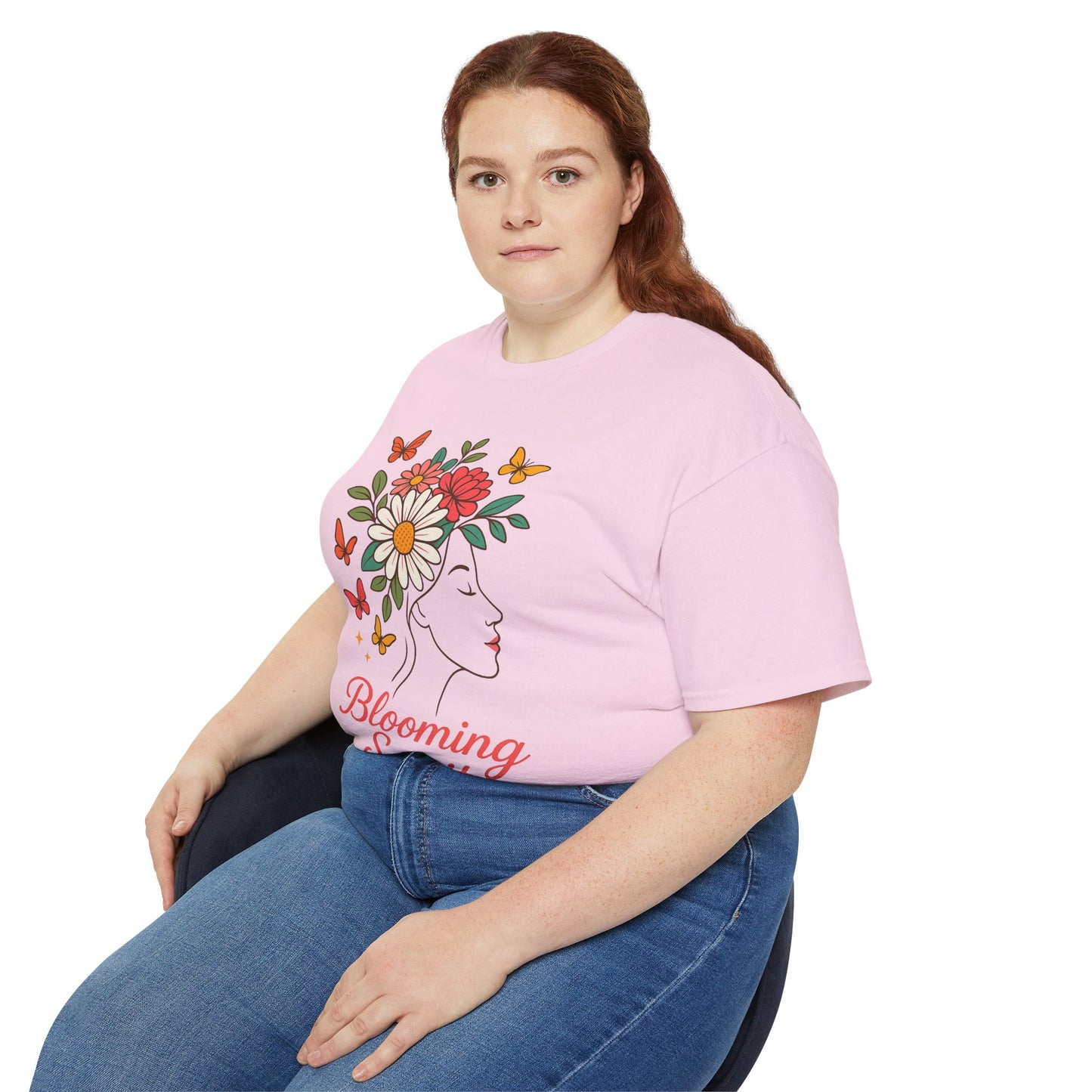 Blooming Spirit – Florales Damen T-Shirt mit zarter Linienkunst