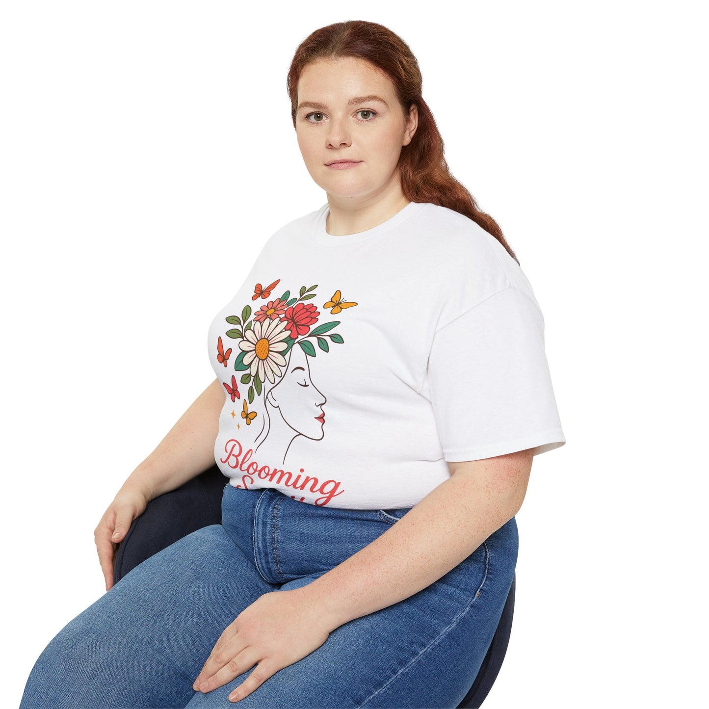 Blooming Spirit – Florales Damen T-Shirt mit zarter Linienkunst