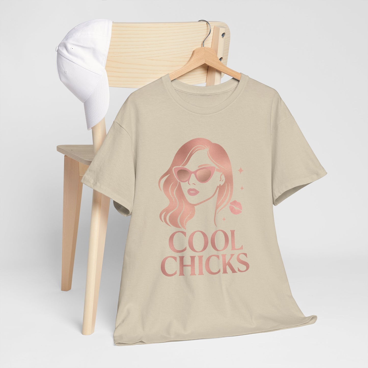 COOL CHICKS T-Shirt – Lässiger Vintage-Look mit Statement