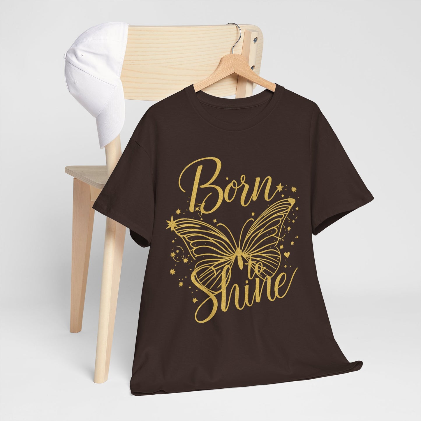 „Born to Shine“ T-Shirt – Damen Shirt mit goldfarbenem Schmetterling & handgeschriebenem Schriftzug